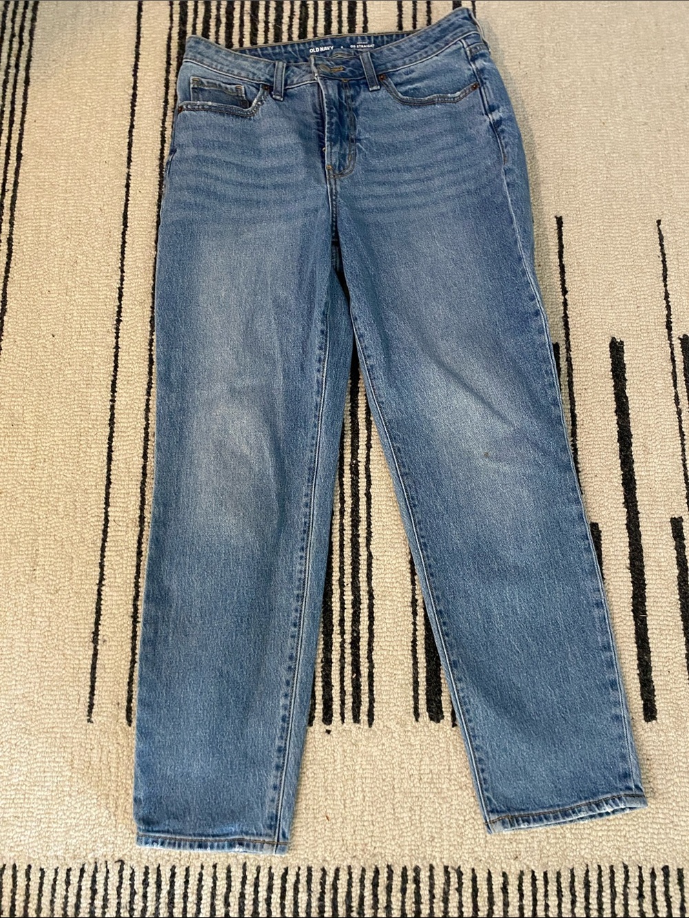 Old Navy High-Rise OG Straight Jeans in Medium Blue
